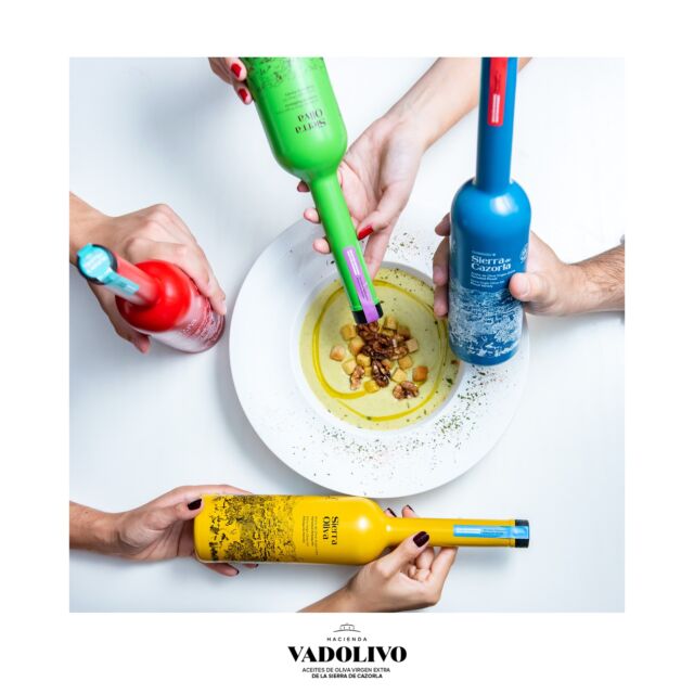 🍁 Comienza la época de cremas y sopas de otoño y en Vadolivo no podemos resistirnos a usar los alimentos de temporada para elaborar estos entrantes tan apetecibles: crema de calabaza, de calabacín, de zanahoria y jengibre, de castañas... 

👨🏻‍🍳 ¿Cuáles de los aceites premium utilizas tú para cocinarlas? Royal, picual, arbequina, hojiblanca... Descúbrelas todas en nuestra tienda online. 💻 www.vadolivo.com
.
.
.
#HaciendaVadolivo #Vadolivo #AOVE #AOVEPremium #AceiteDeOlivaVirgenExtra #AOVEDeCalidad #SierraCazorla #Vadolivo #CremaDeCalabacín